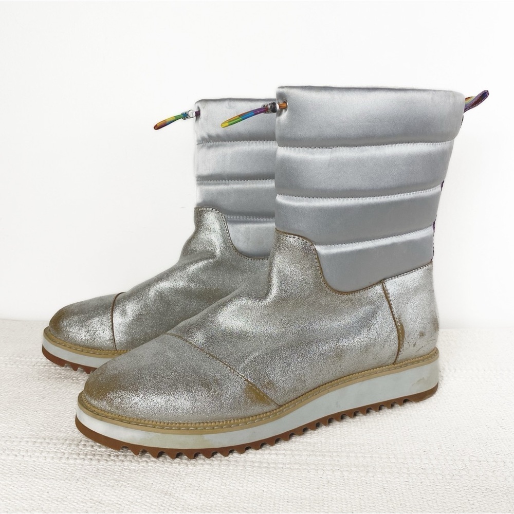 SALE 🛍️ TOMS Silver Metallic Makenna Unity Boot Leather Rainbow Womens size 11